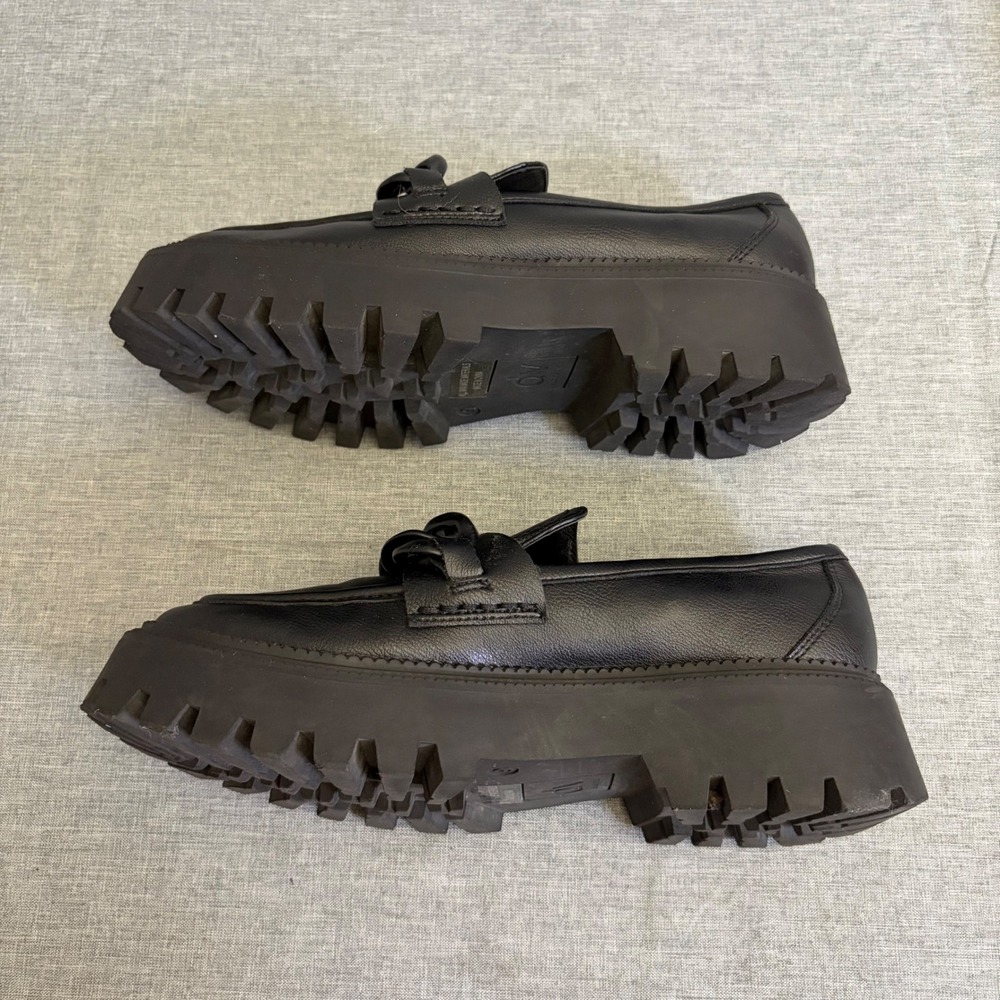 DV Dolce Vita Loafers Women 9 Black Larazzo Chunky Lug Sole Chain Detail - Picture 11 of 12